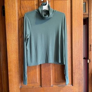 NWT Old Navy Active long sleeve, cropped turtleneck